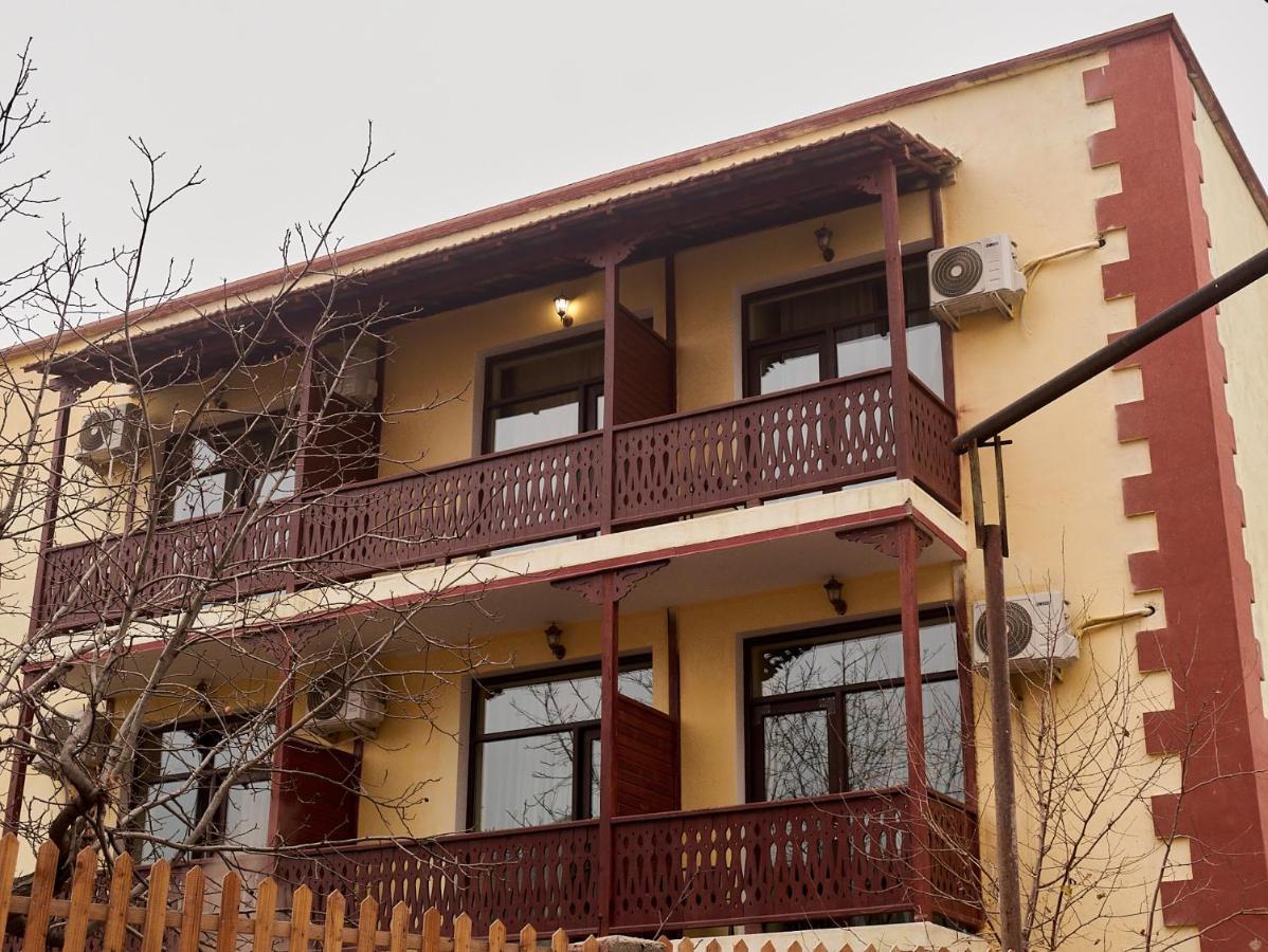 Old Armenia Hotel Yerevan Bagian luar foto