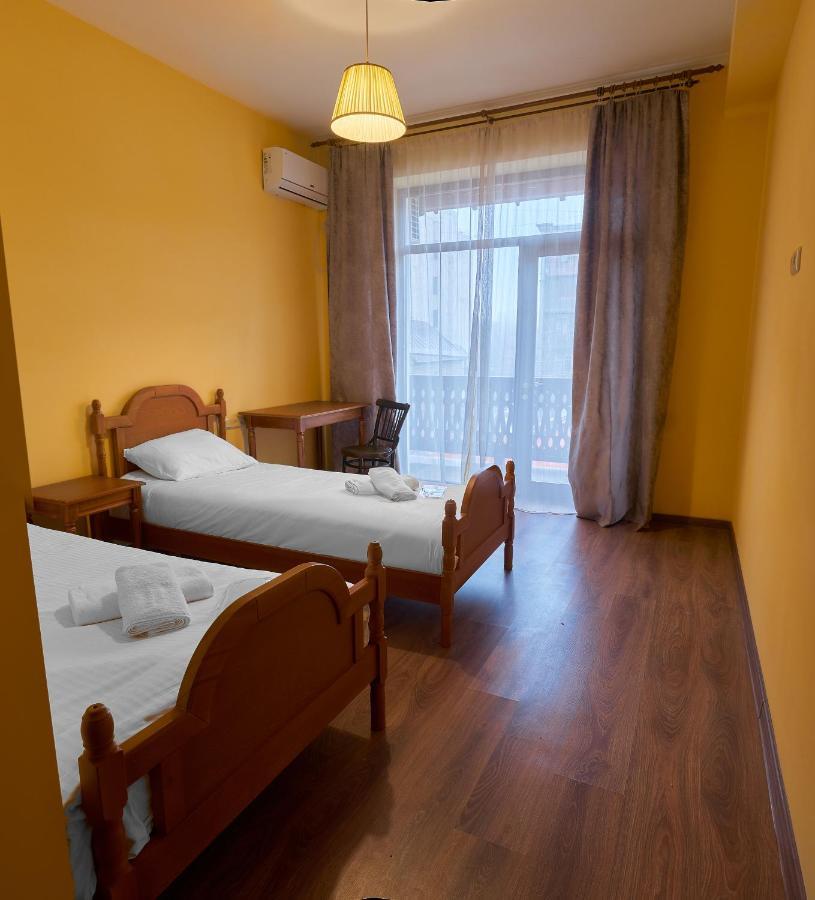 Old Armenia Hotel Yerevan Bagian luar foto