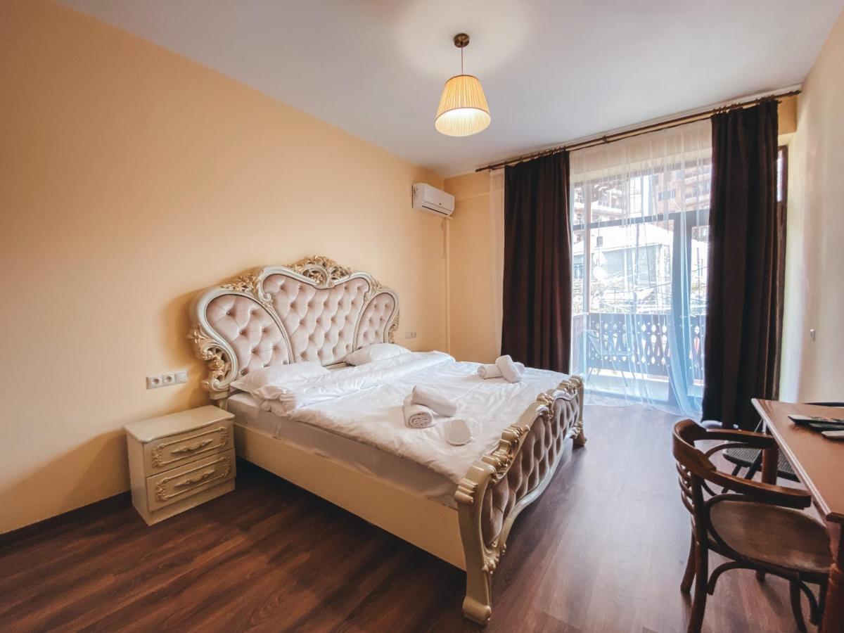 Old Armenia Hotel Yerevan Bagian luar foto